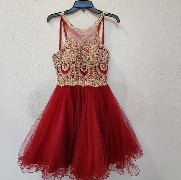 Dresses & Skirts - Maroon and gold cocktail dress